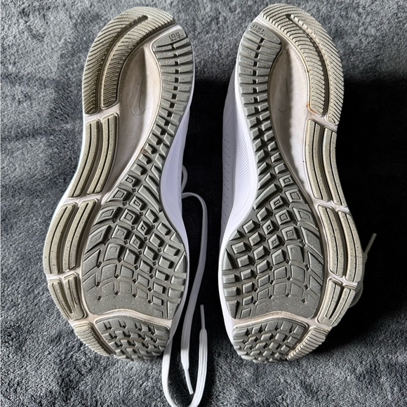 nike air zoom pegasus 38 women’s white/metallic silver size 8 women’s - Picture 10 of 16